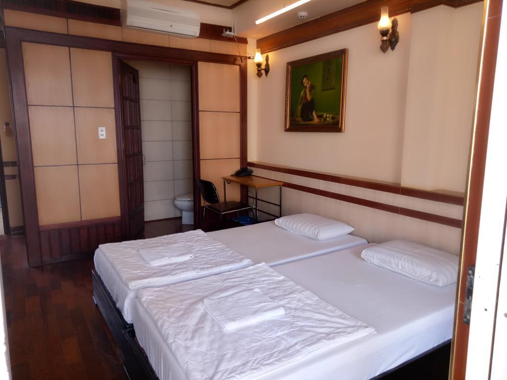 Bi Saigon Hotel Ho Chi Minh City Exterior photo